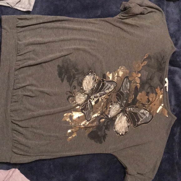 Tee - Picture 1 of 1